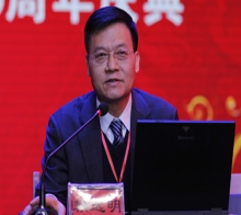 中國科學(xué)院院士、西北生態(tài)環(huán)境資源研究院常務(wù)副院長、我國著名寒區(qū)土木工程專家、博士生導(dǎo)師賴遠(yuǎn)明教授就“寒區(qū)道路熱學(xué)特性分析方法和凍害防治技術(shù)”?與嘉賓、校友和師生分享了自己獨(dú)特的見解