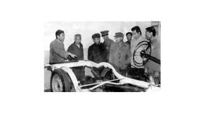 80年代初，交通部副部長(zhǎng)王展義來(lái)我校檢查指導(dǎo)工作