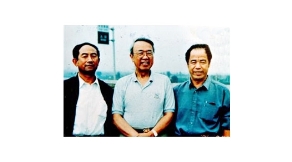 楊金泉、劉俊謙與聯(lián)合國副秘書長的合影