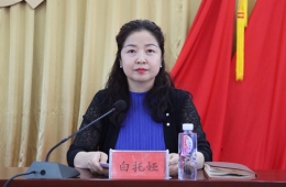 黨委副書記、院長(zhǎng)　白托婭